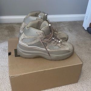YEEZY DESERT BOOT (YZY DSRT BT)